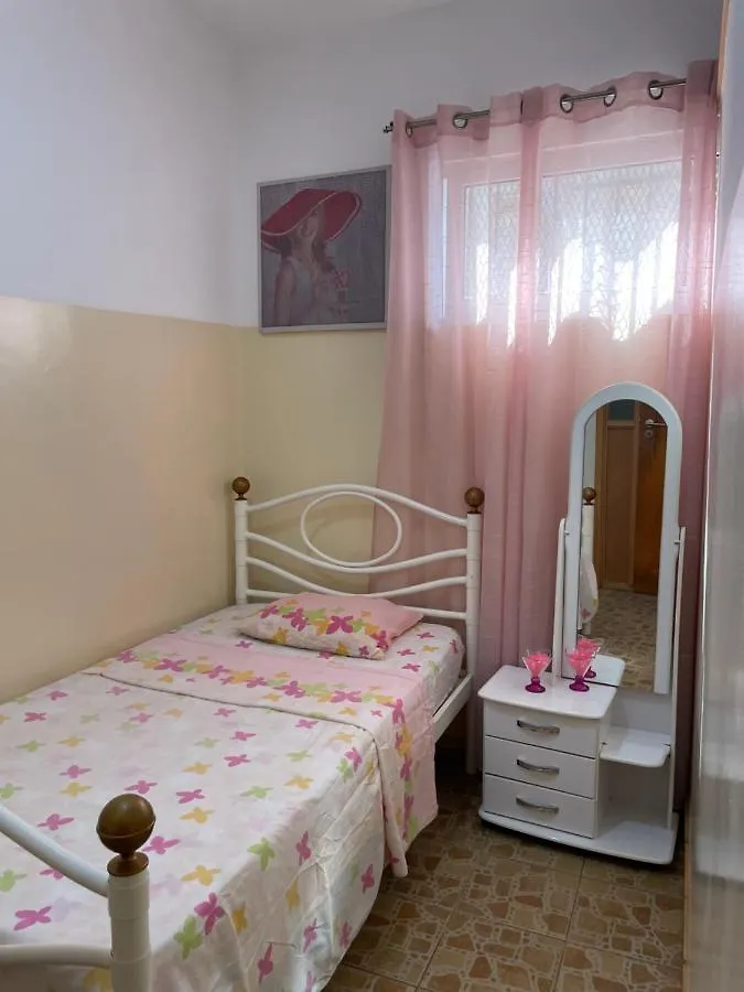 Apartamentos Avenida Praia Apartment
