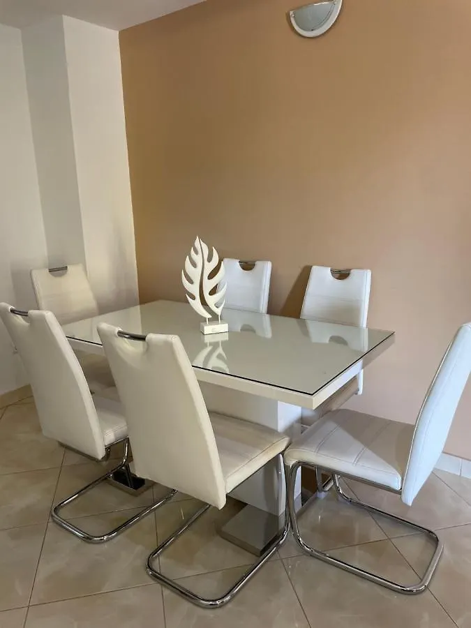 Apartamentos Avenida Praia Cape Verde